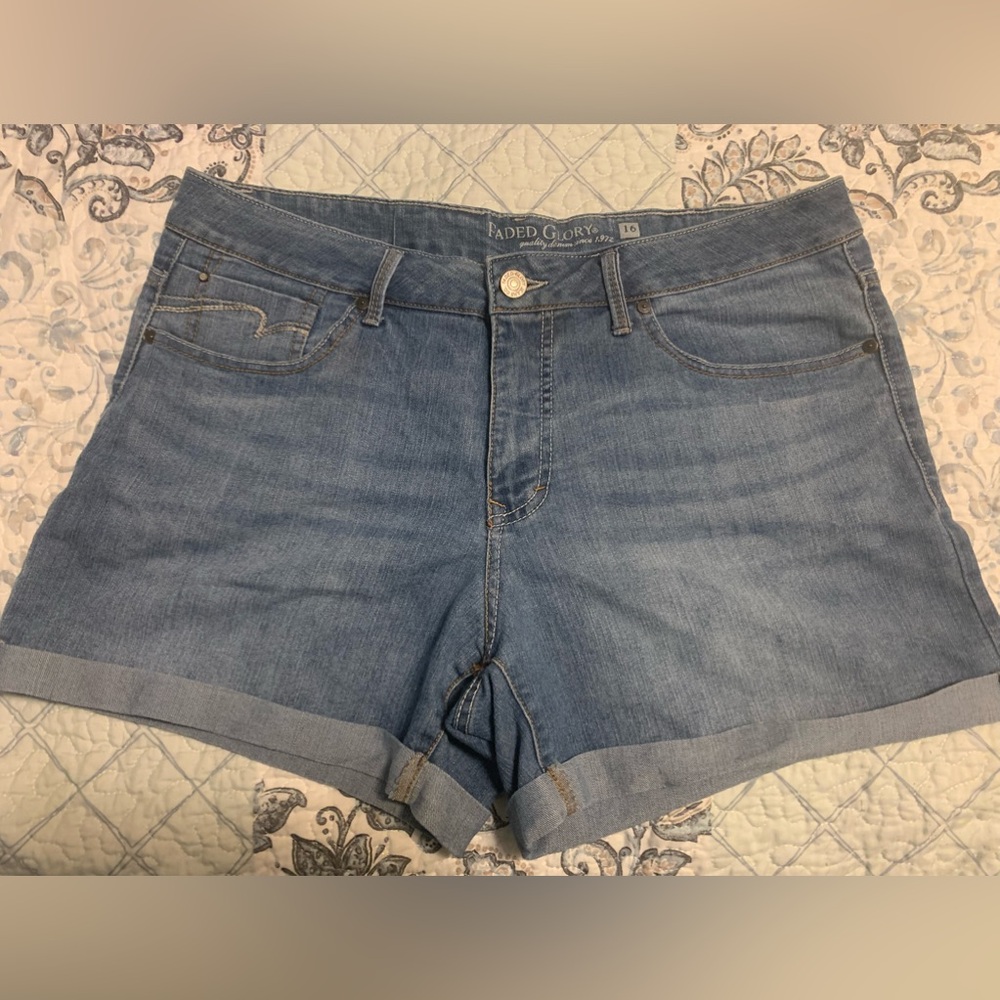 Sz 16 women’s shorts